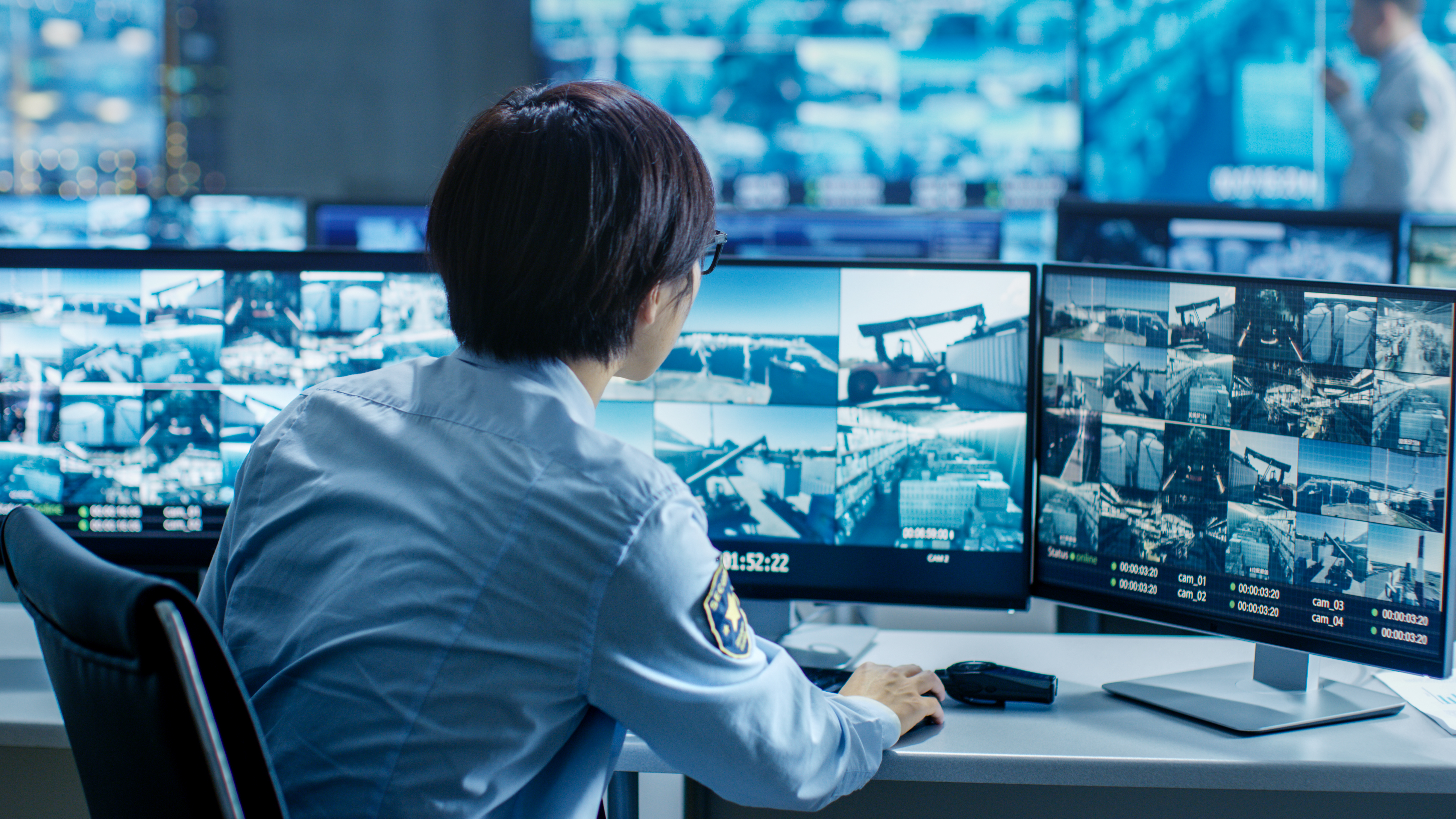 B10 一体机在本地业务环境中完成软硬一体部署